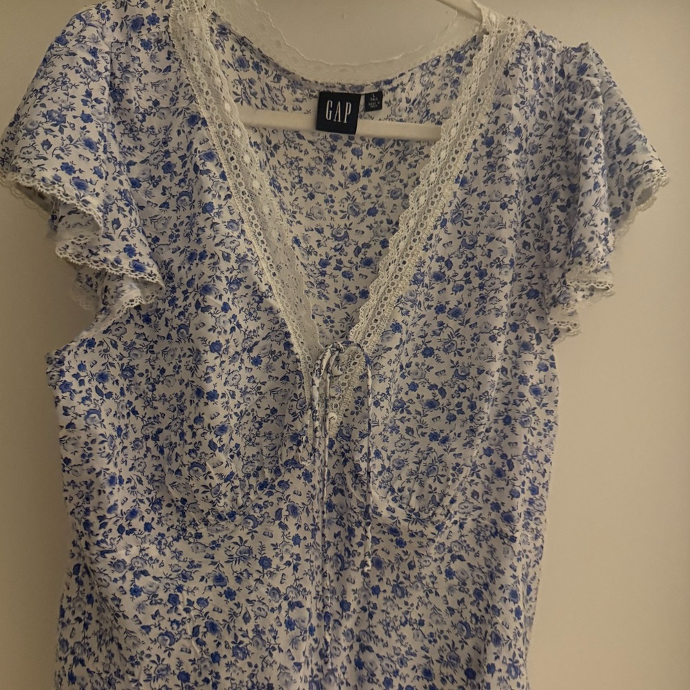 GAP White and Blue Floral Lace-Trim Blouse